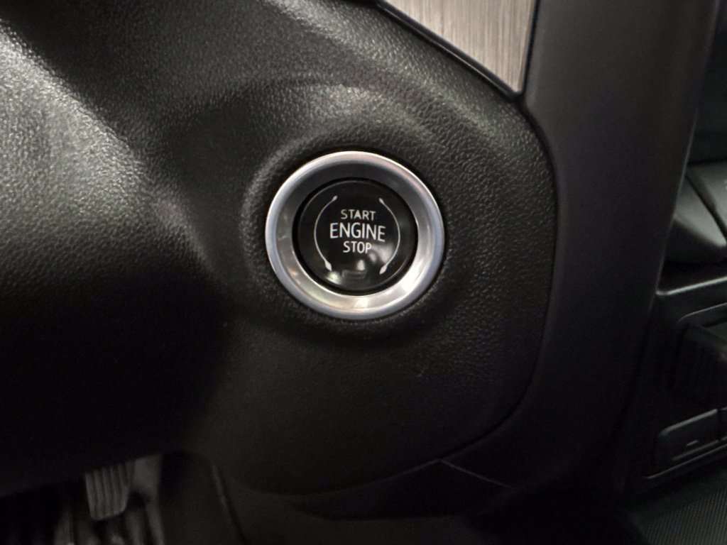 Used 2021 GMC Sierra 1500 Denali w/ Denali Carbonpro Edition AWD/4WD image 21