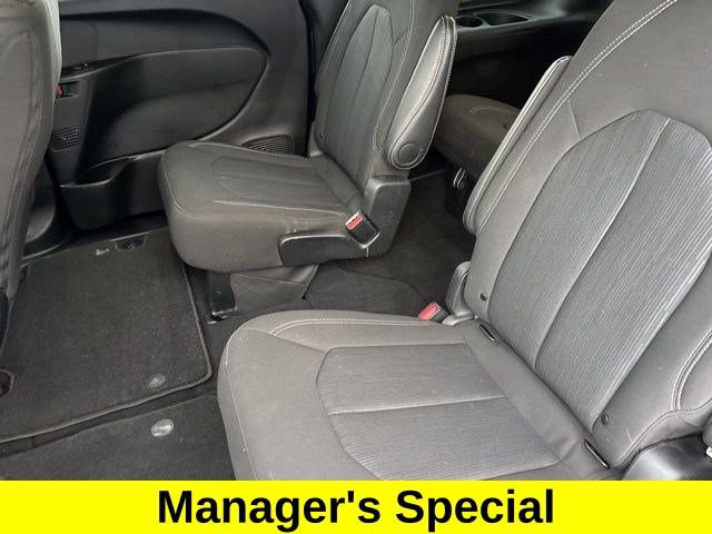 Used 2024 Chrysler Pacifica Touring image 31