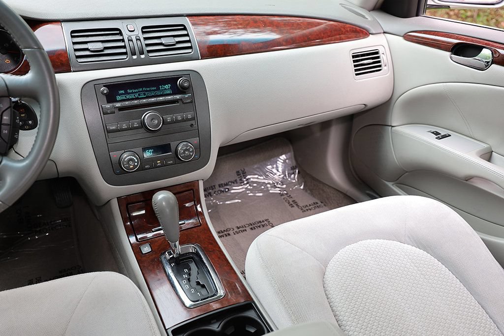 Used 2009 Buick Lucerne CX FWD image 11