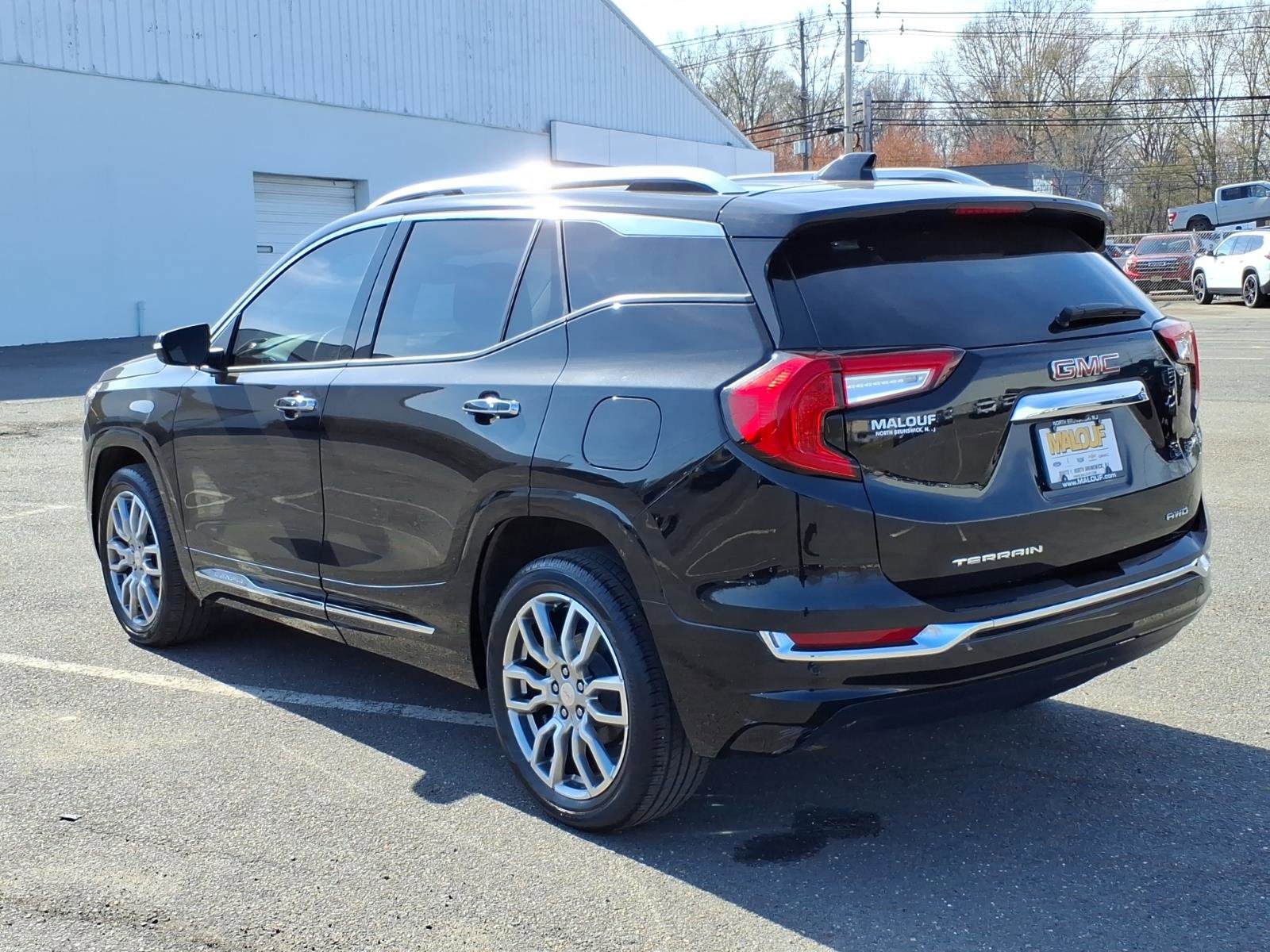 Certified 2024 GMC Terrain Denali w/ Denali Premium Package AWD/4WD image 4