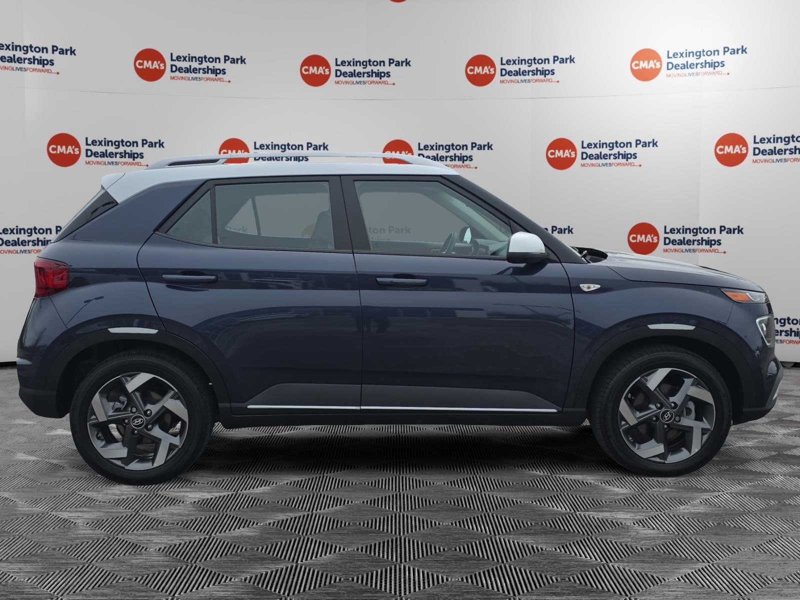 Certified 2025 Hyundai Venue Limited image 8