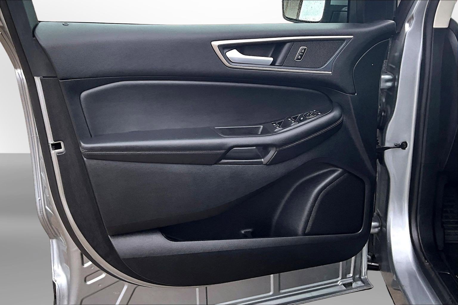 Used 2024 Ford Edge SEL w/ Convenience Package image 25