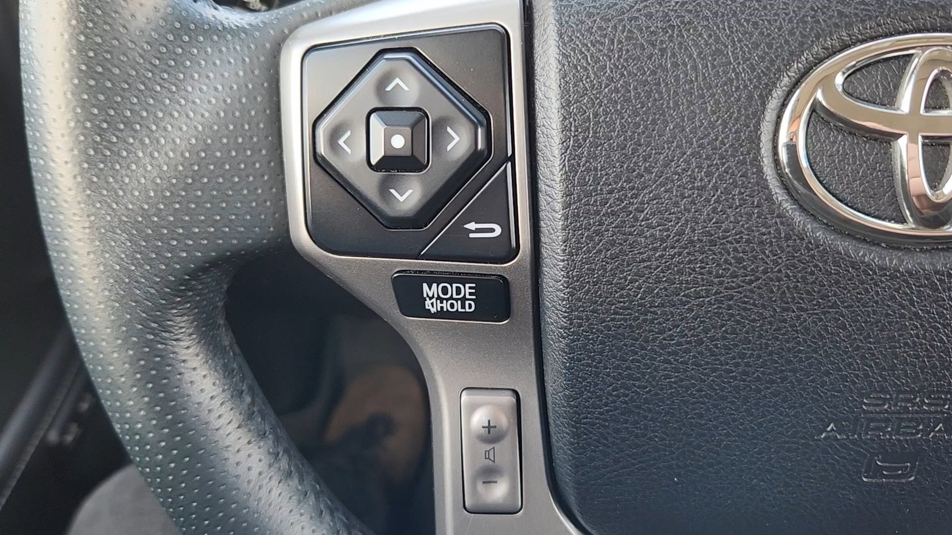 Used 2016 Toyota 4Runner Limited AWD/4WD image 12