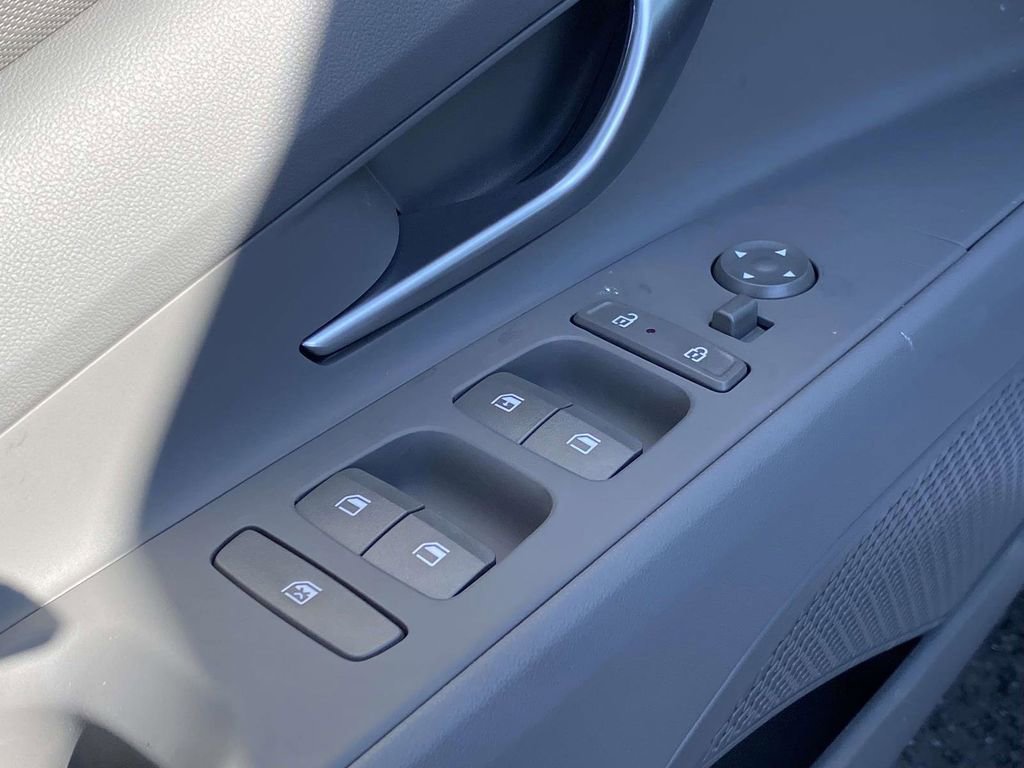 Certified 2026 Hyundai Elantra SE image 16