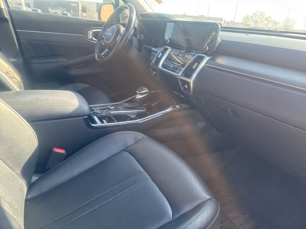 Used 2022 Kia Sorento SX image 9