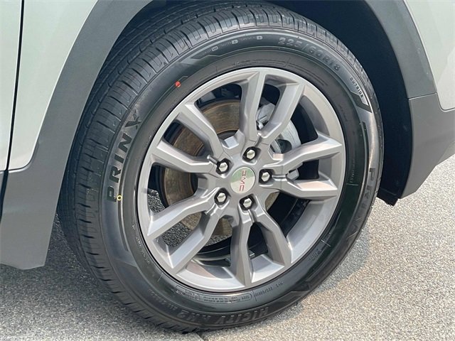 Used 2024 GMC Terrain SLT image 24