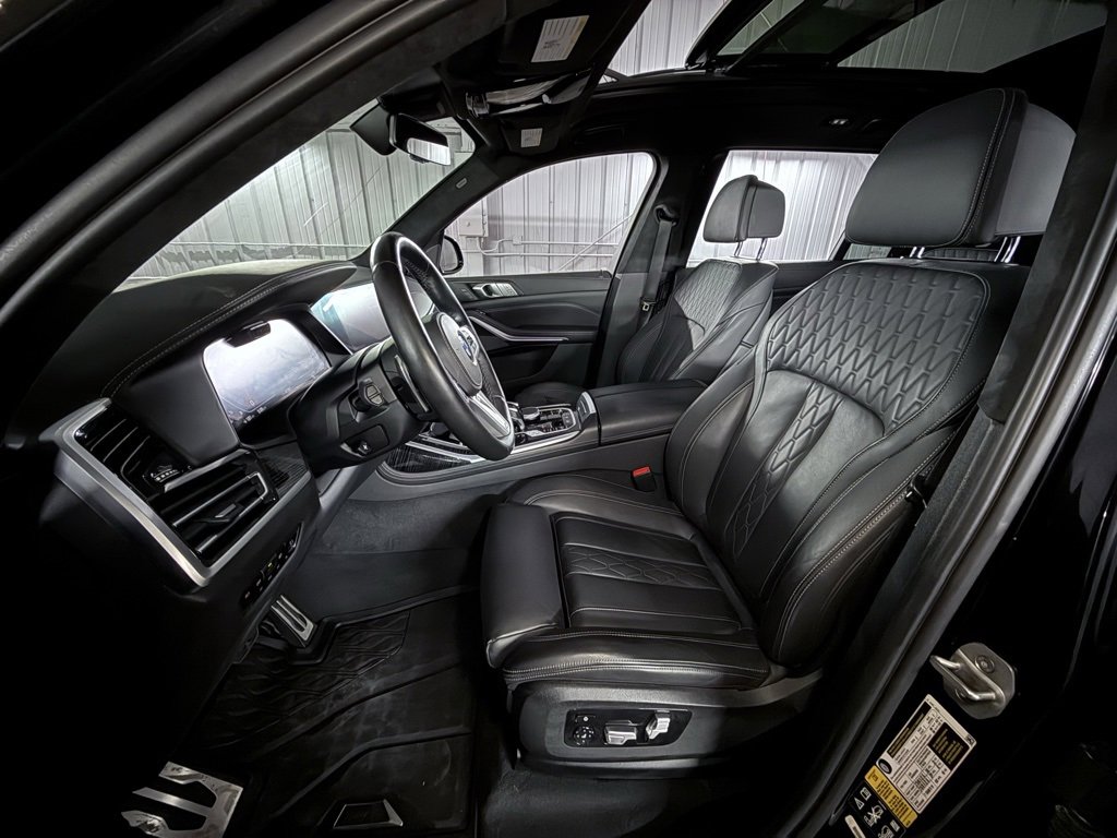 Used 2022 BMW X7 M50i image 19