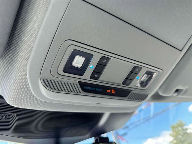 Used 2022 Ford Explorer XLT image 40