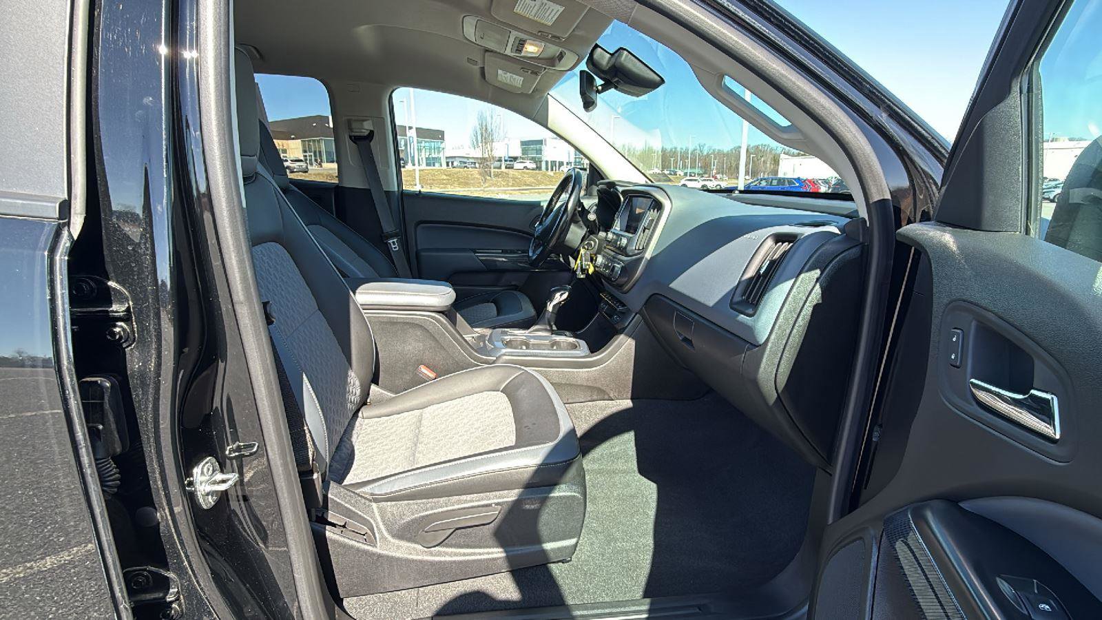 Used 2022 Chevrolet Colorado Z71 w/ Safety Package image 17