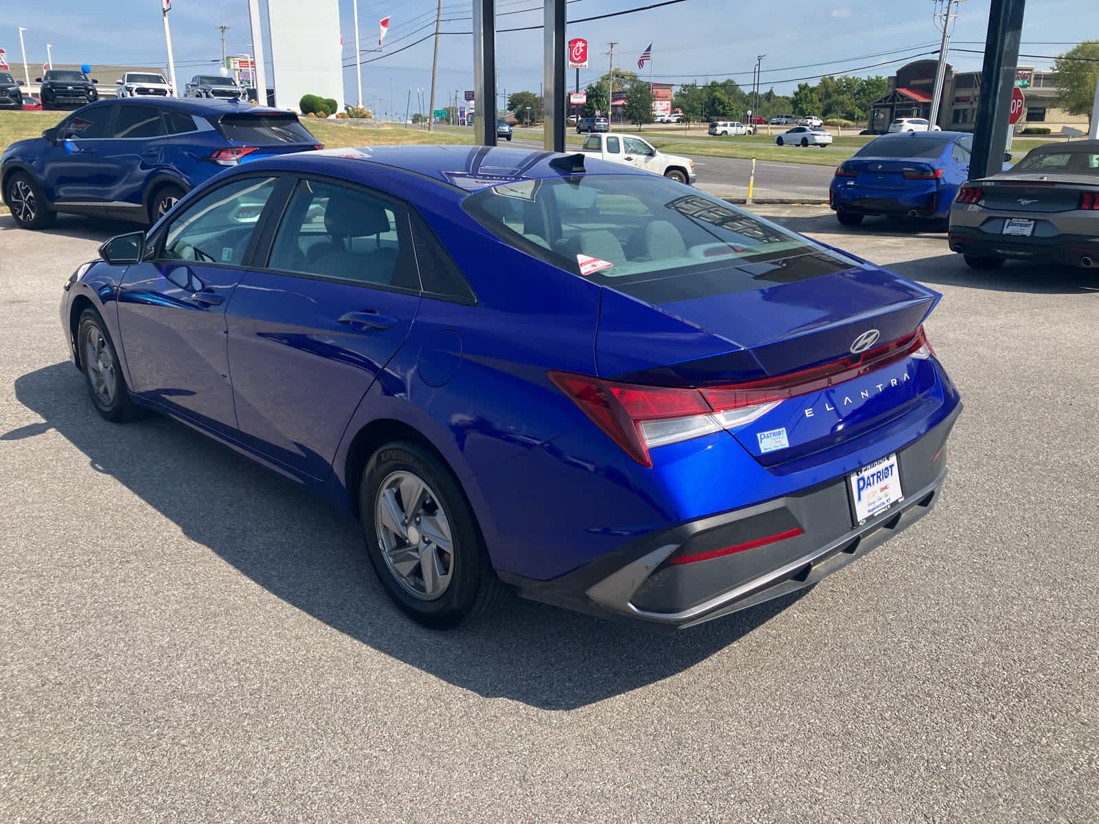 Used 2024 Hyundai Elantra SE FWD image 5
