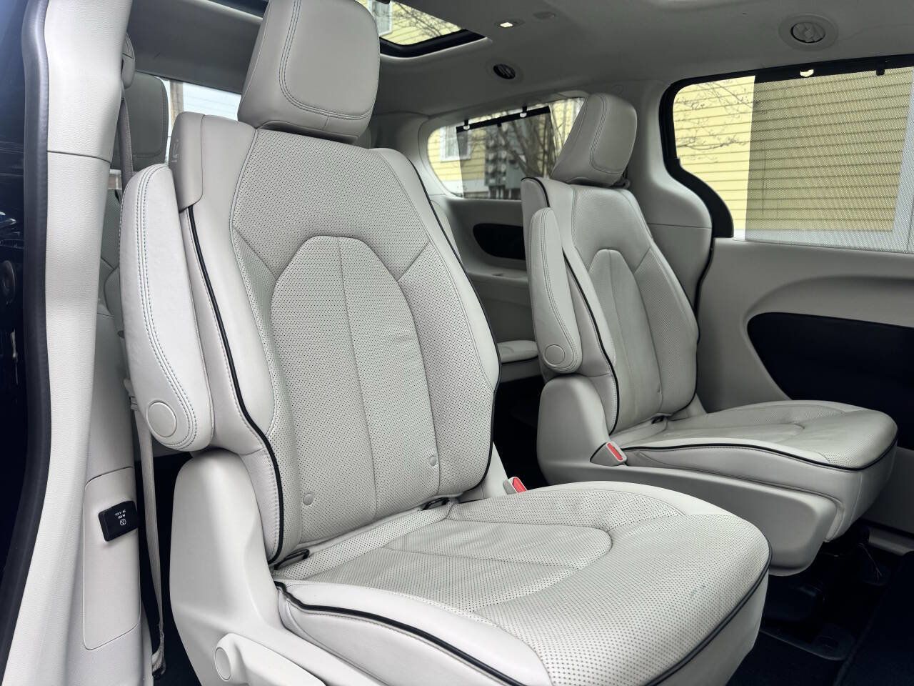 Used 2018 Chrysler Pacifica Limited w/ Advanced Safetytec Group image 20