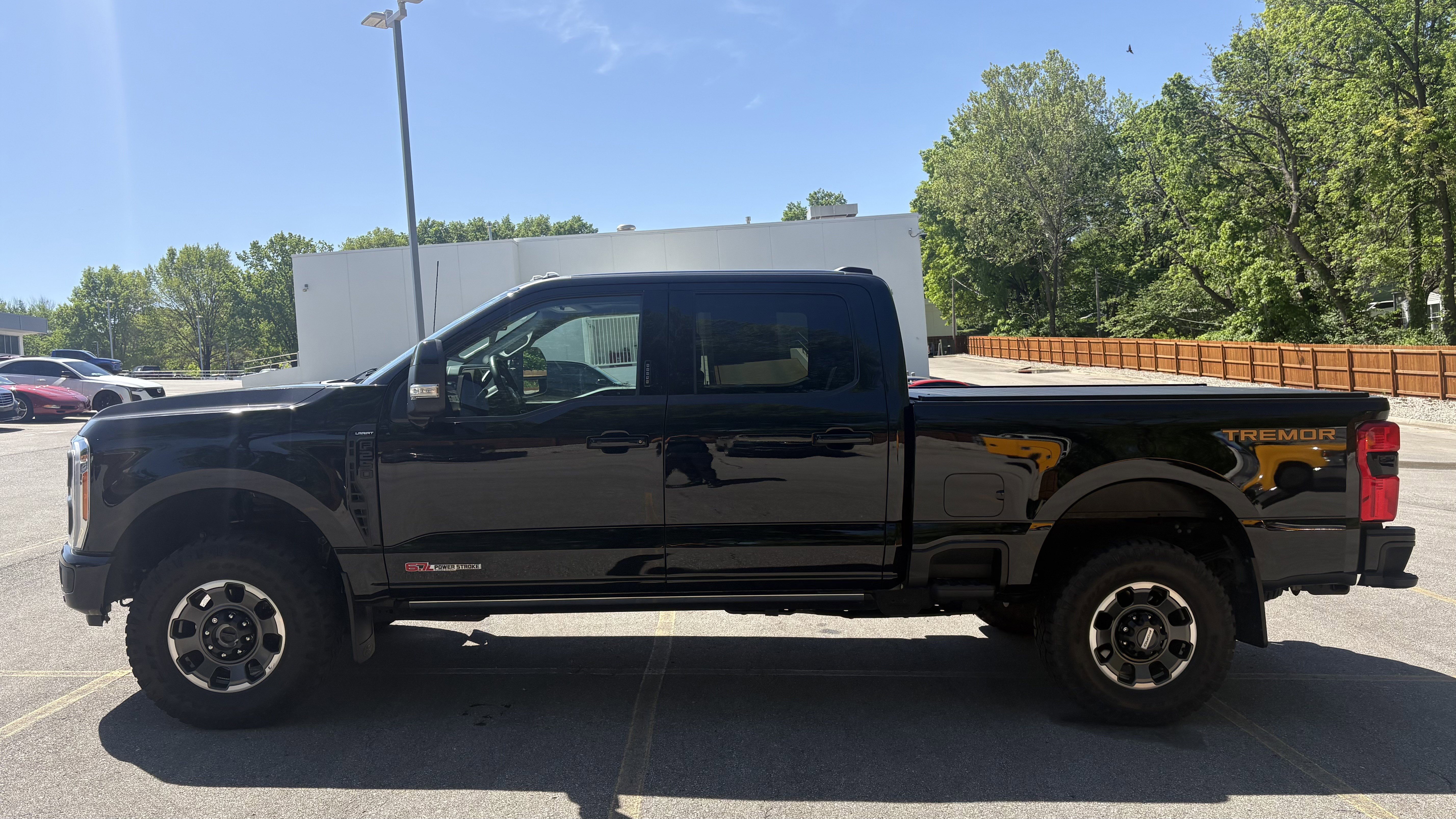 Used 2023 Ford F250 Lariat w/ Lariat Ultimate Package AWD/4WD image 7