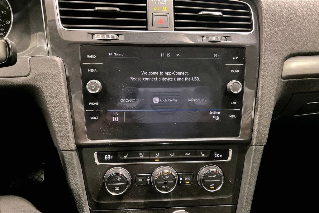 Used 2019 Volkswagen e-Golf SE w/ Driver Assistance Package FWD image 15