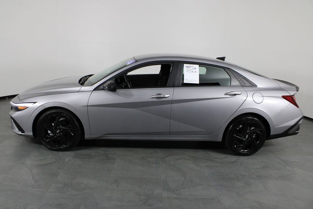 Used 2026 Hyundai Elantra Sport image 12