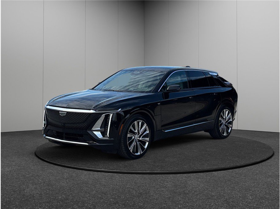 Used 2025 Cadillac Lyriq Luxury w/ LPO, Floor Liner Package image 4