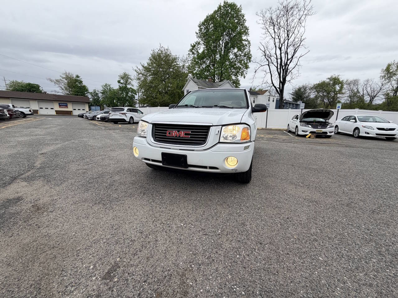 Used 2002 GMC Envoy SLT AWD/4WD image 2