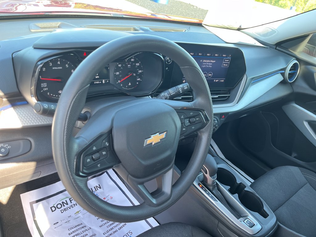 Used 2025 Chevrolet Trax LS FWD image 14