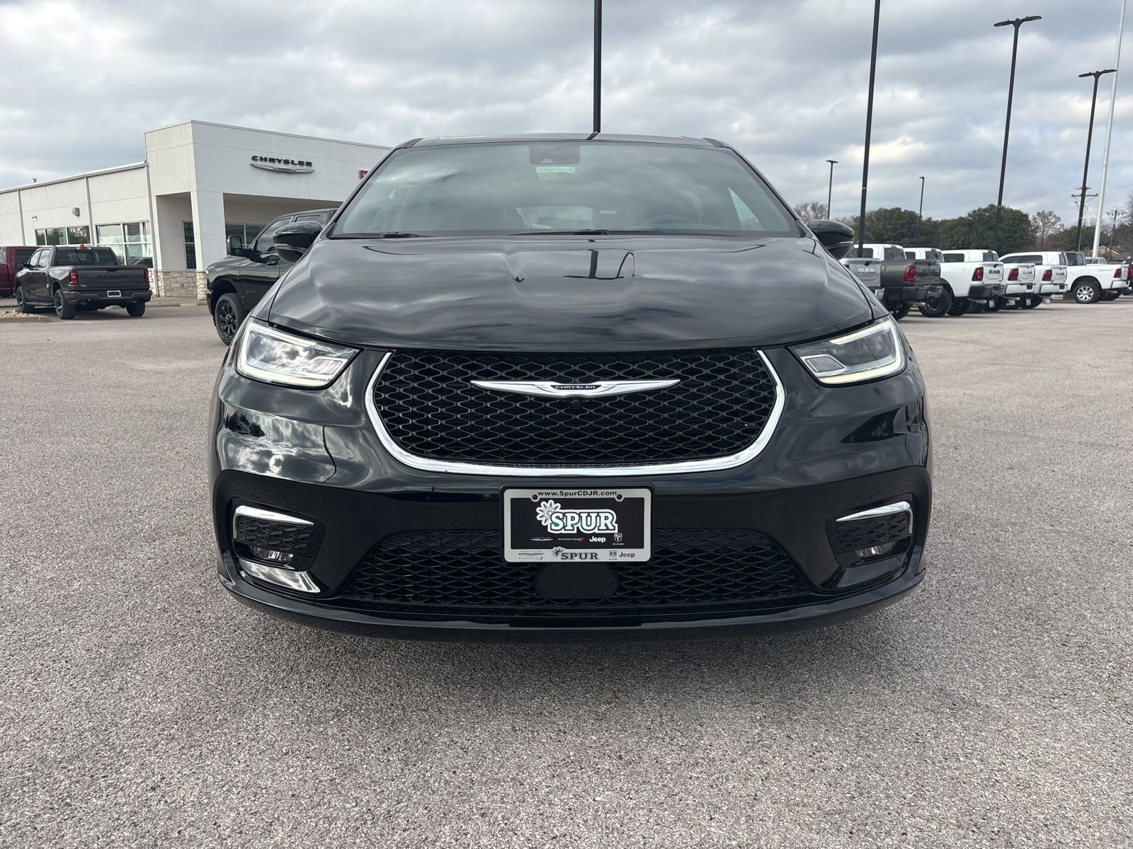 New 2026 Chrysler Pacifica Select image 8