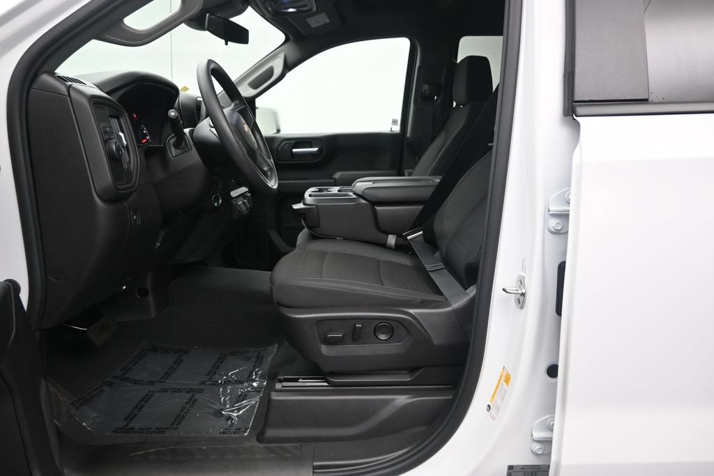 Used 2026 Chevrolet Silverado 1500 Custom w/ Turbomax Blackout Package RWD image 11