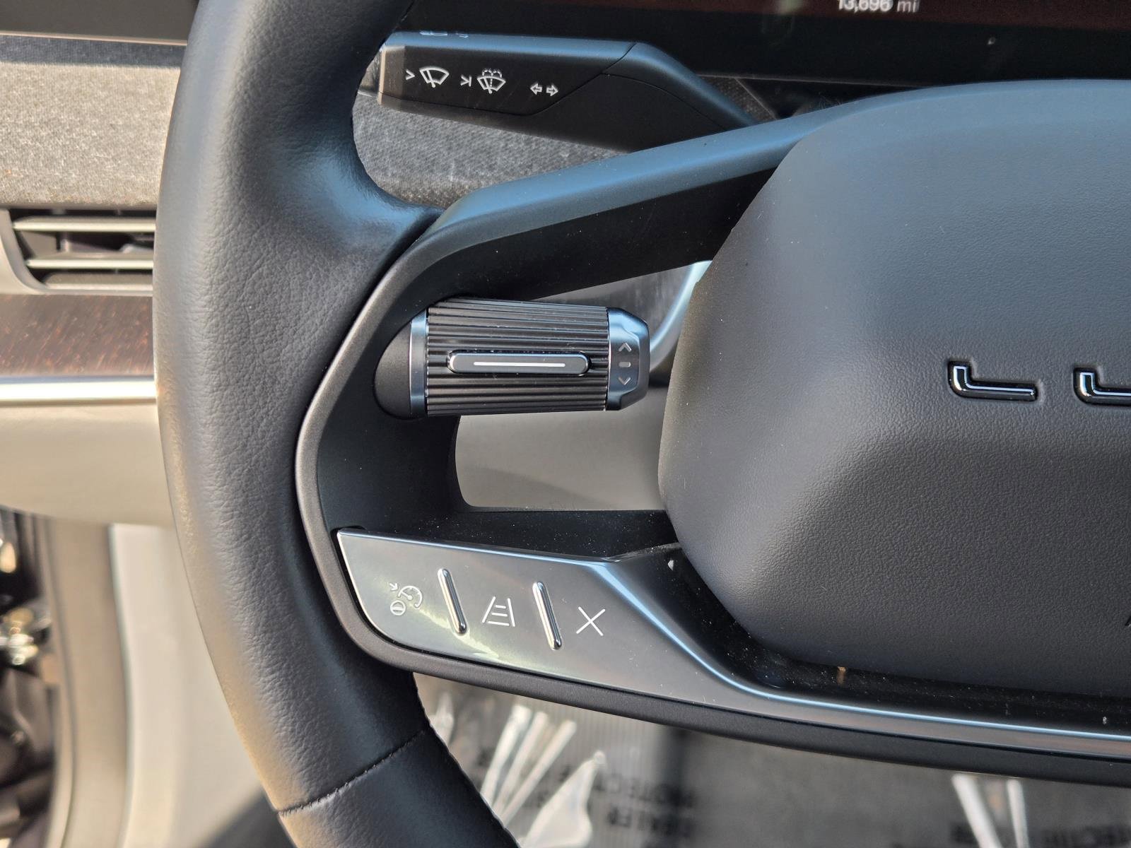 Used 2024 Lucid Air Pure image 16