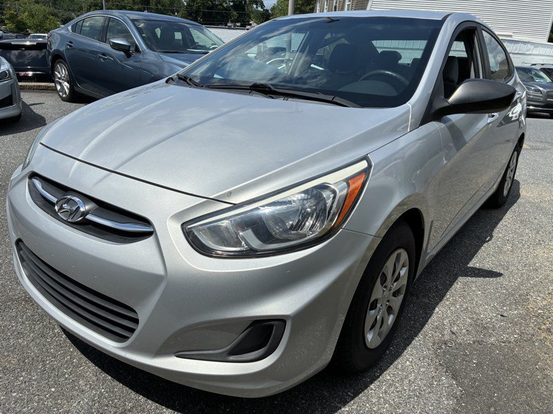 Used 2015 Hyundai Accent GLS FWD image 1