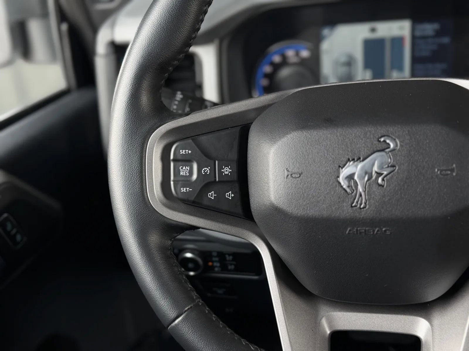 Used 2024 Ford Bronco Black Diamond image 22