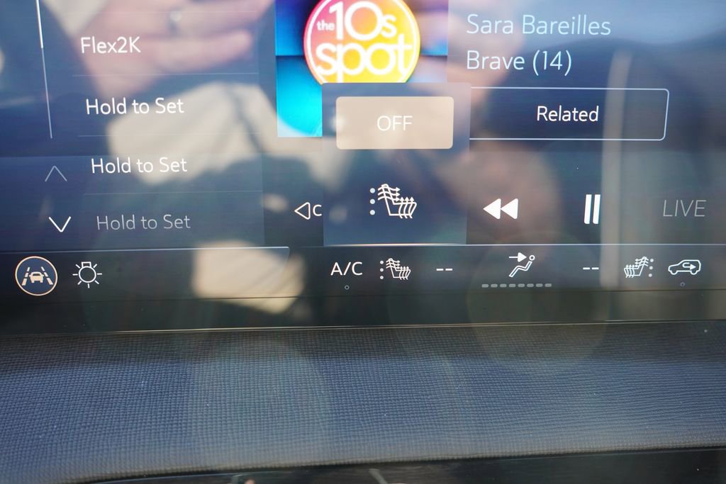 Certified 2025 Buick Enclave Preferred image 29