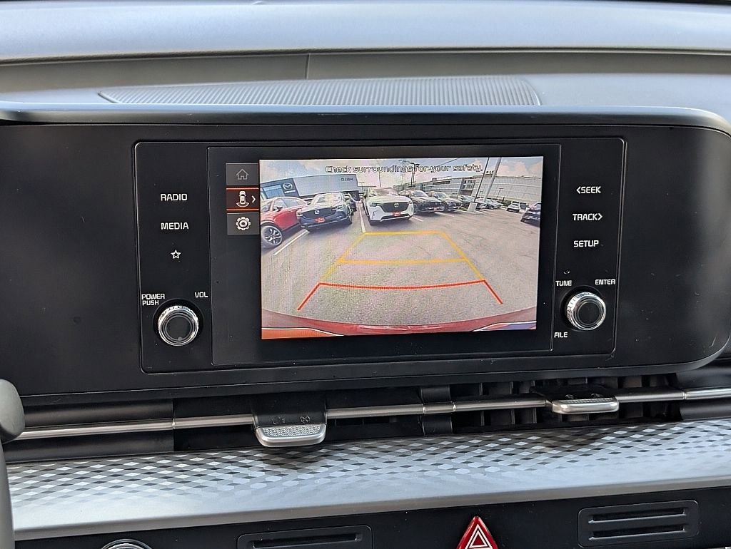 Used 2024 Kia Carnival LX FWD image 33