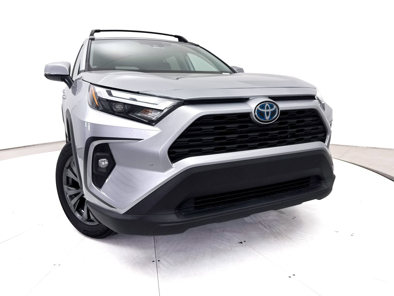 Used 2023 Toyota RAV4 XLE Premium AWD/4WD image 6