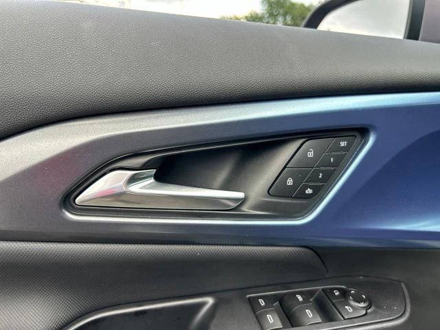 New 2026 Chevrolet Equinox EV LT w/ Convenience Package II AWD/4WD image 12