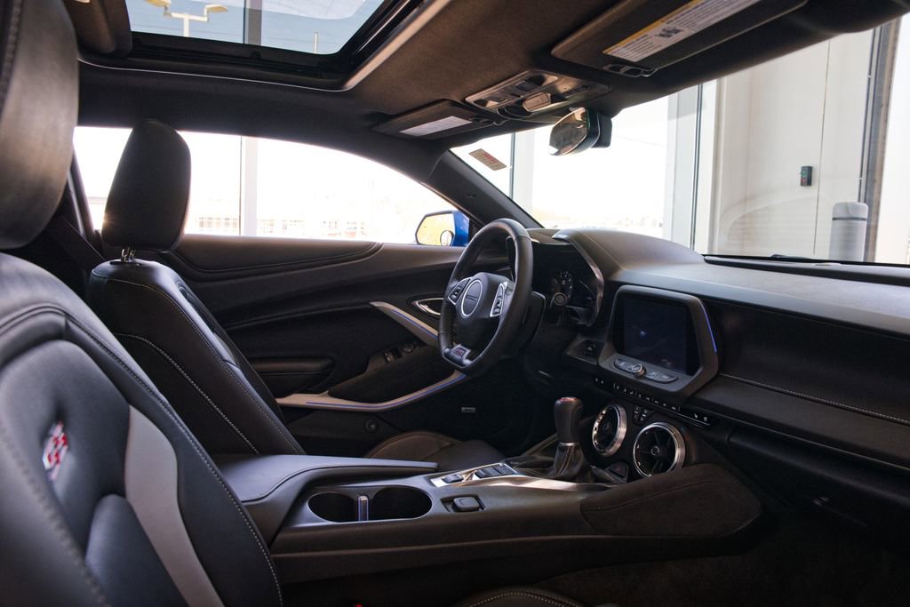 Used 2016 Chevrolet Camaro SS RWD image 36