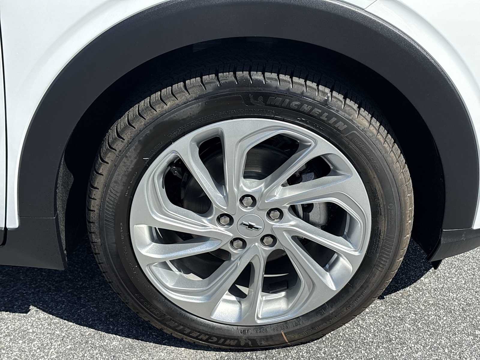 New 2027 Chevrolet Bolt LT FWD image 31