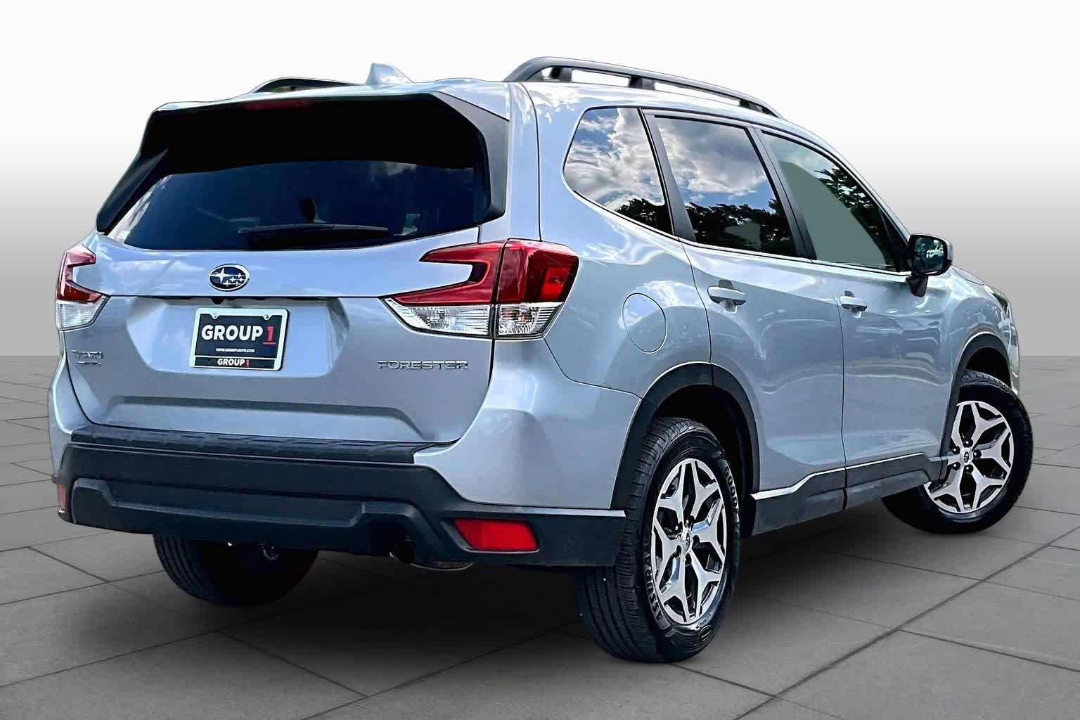 Used 2022 Subaru Forester Premium AWD/4WD image 13
