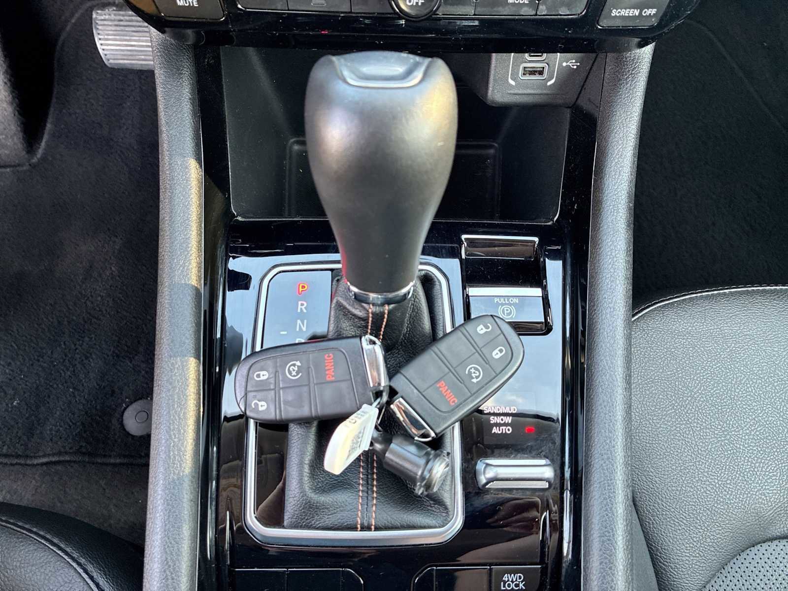 Used 2022 Jeep Compass Limited image 15