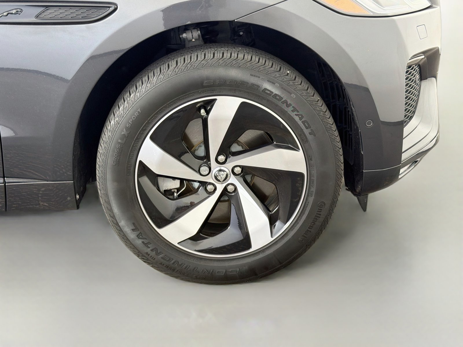 Certified 2026 Jaguar F-PACE R-Dynamic S AWD/4WD image 35