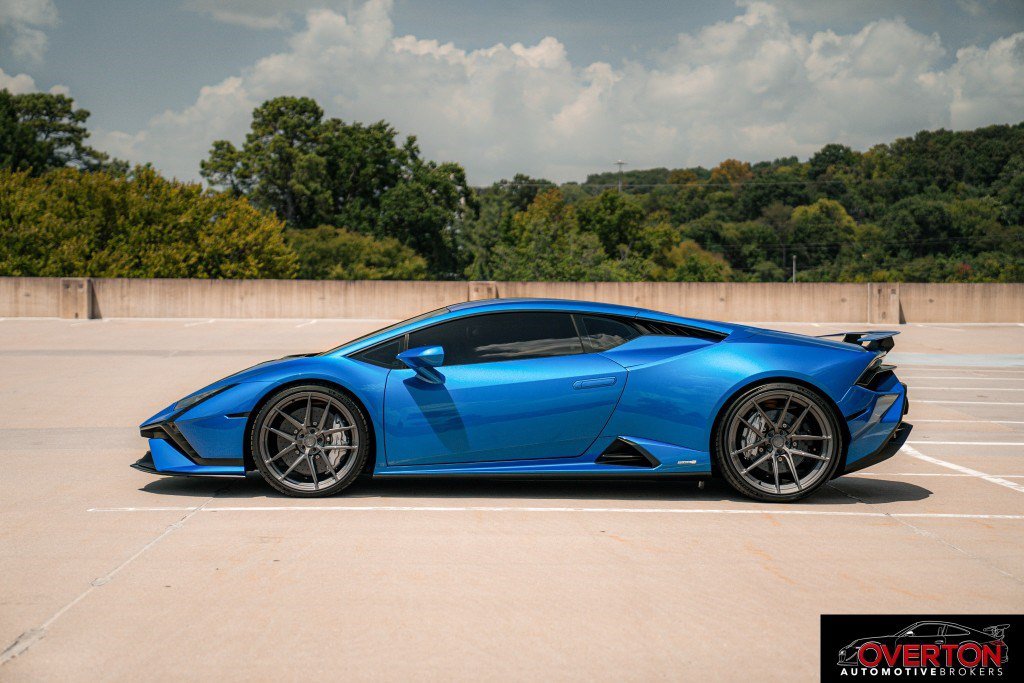 Used 2023 Lamborghini Huracan Tecnica RWD image 3