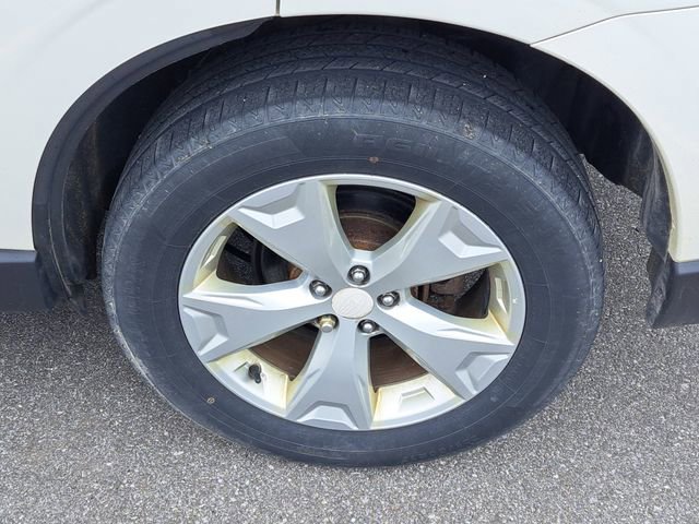 Used 2015 Subaru Forester 2.5i w/ Alloy Wheel Package image 22
