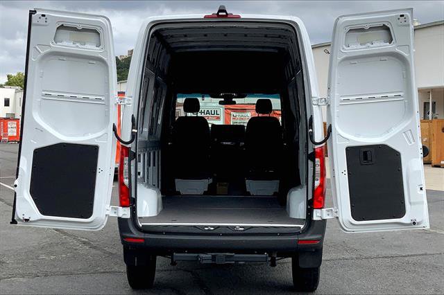 Used 2024 Mercedes-Benz Sprinter 2500 image 30