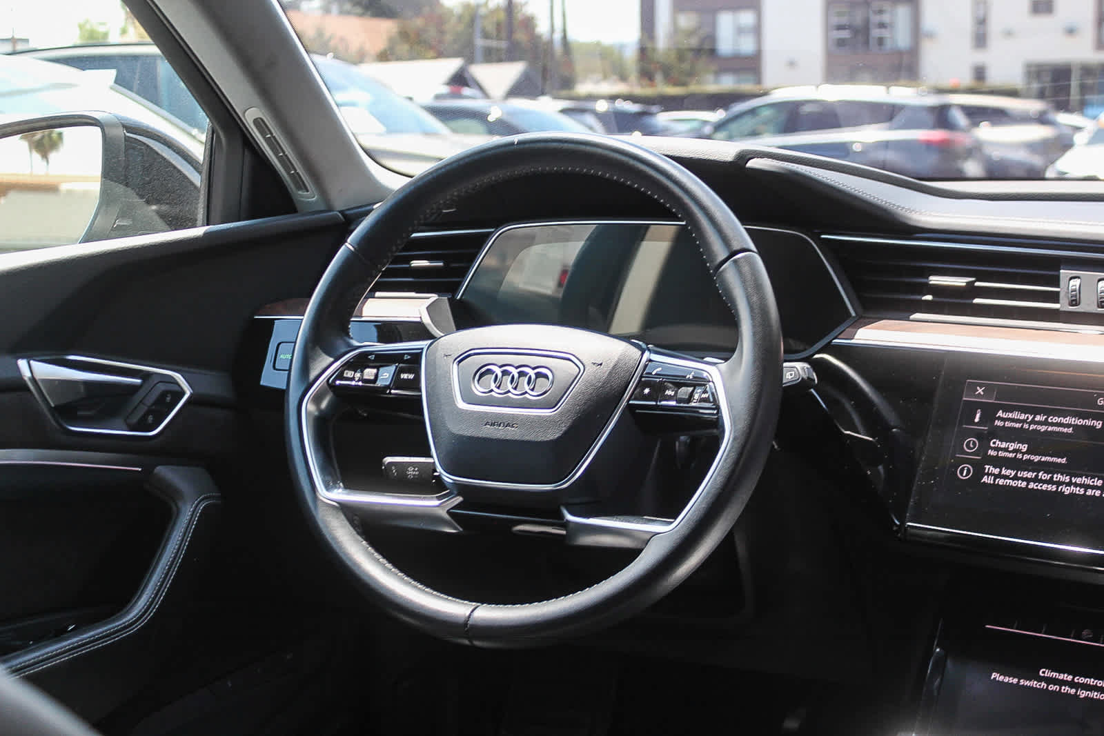 Used 2019 Audi e-tron Prestige w/ Prestige Package AWD/4WD image 13