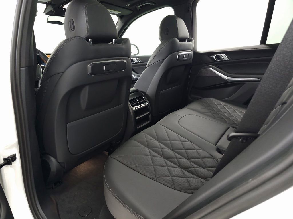 Used 2025 BMW X5 xDrive40i w/ Parking Assistance Package image 35