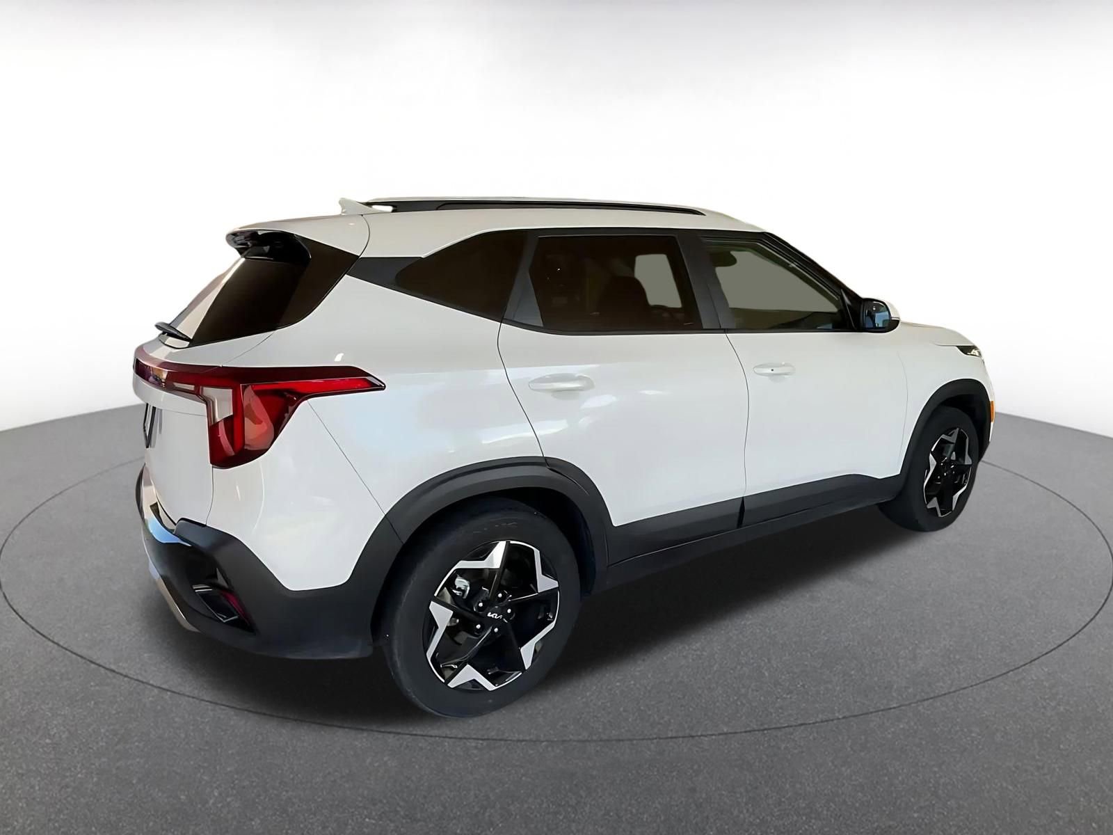 Used 2025 Kia Seltos S FWD image 15