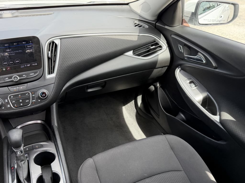 Used 2024 Chevrolet Malibu LT FWD image 16