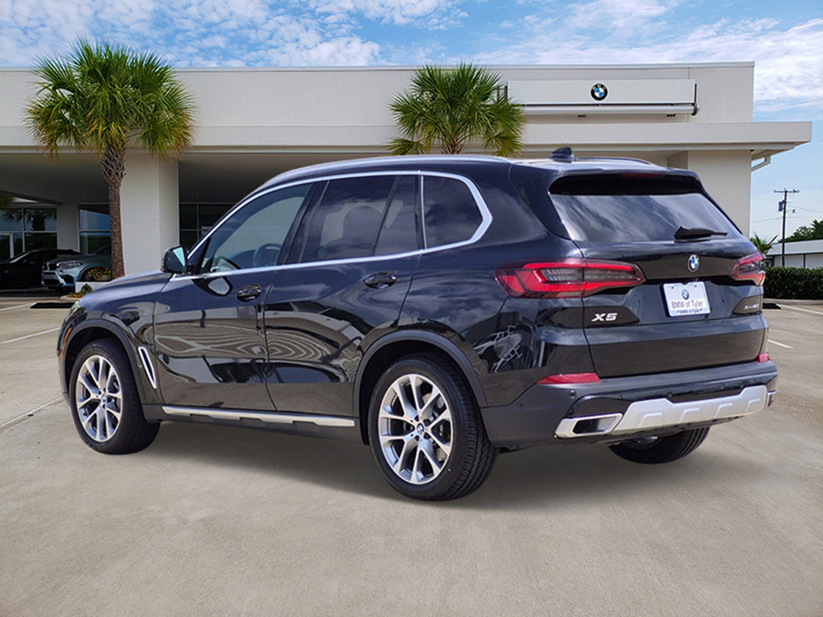 Certified 2023 BMW X5 xDrive40i w/ Premium Package AWD/4WD image 6