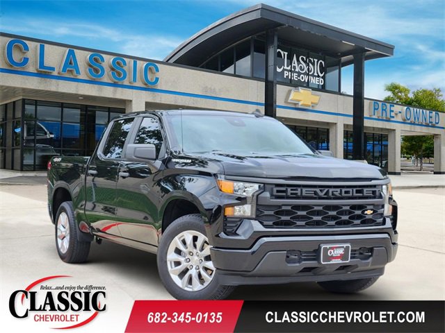 Used 2024 Chevrolet Silverado 1500 Custom AWD/4WD image 1