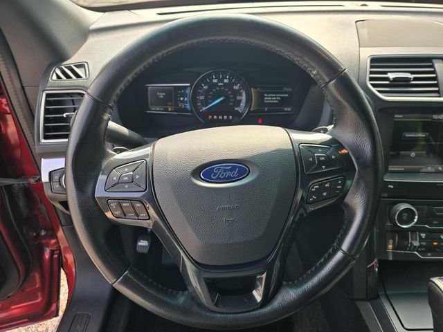 Used 2016 Ford Explorer XLT w/ Equipment Group 202A FWD image 18