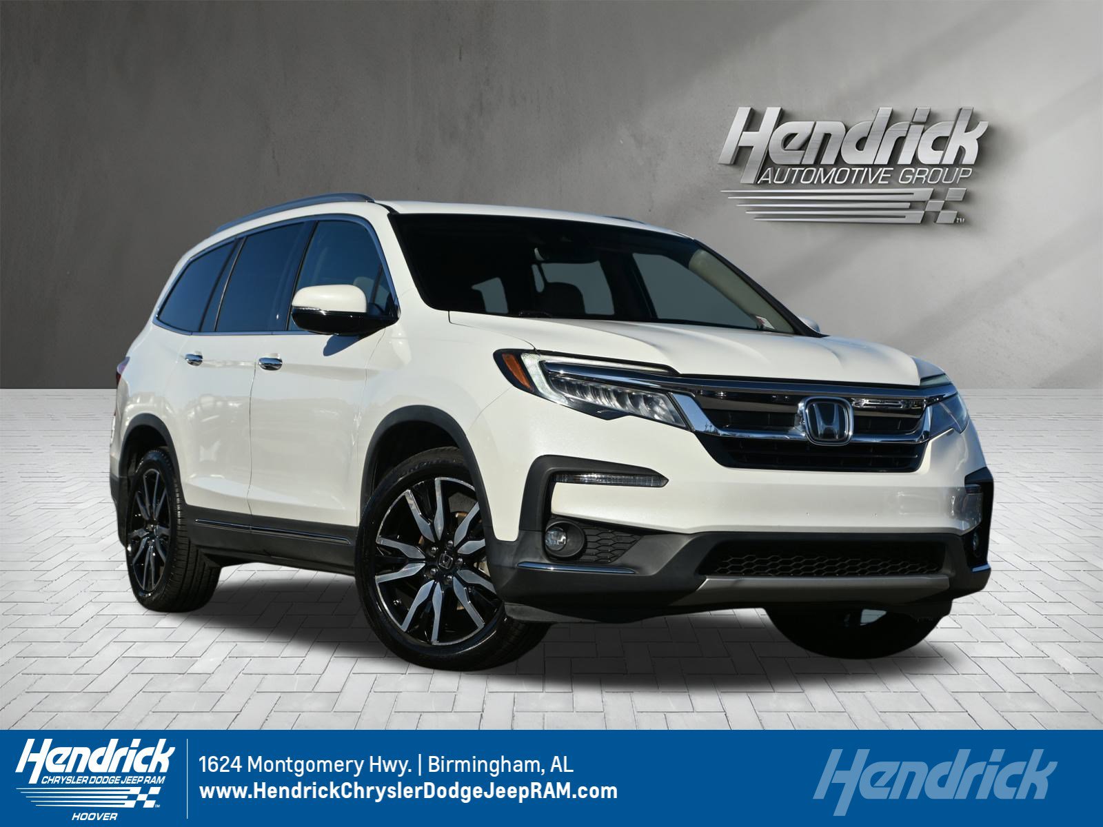 Used 2020 Honda Pilot Touring image 1