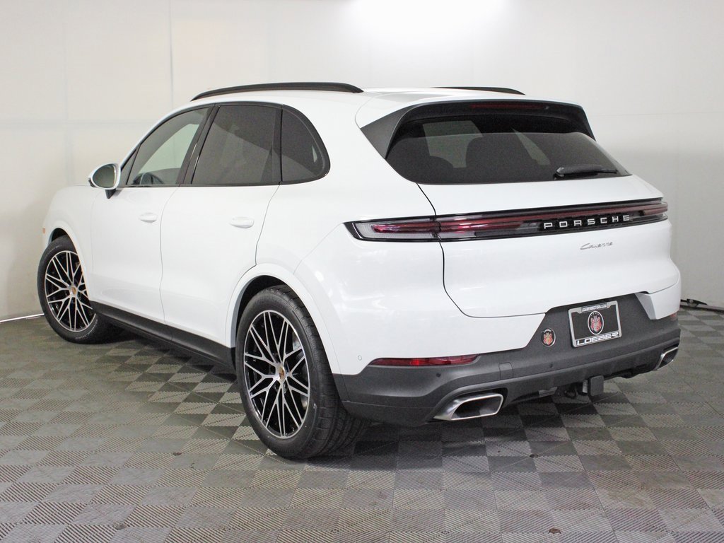 Used 2025 Porsche Cayenne image 3