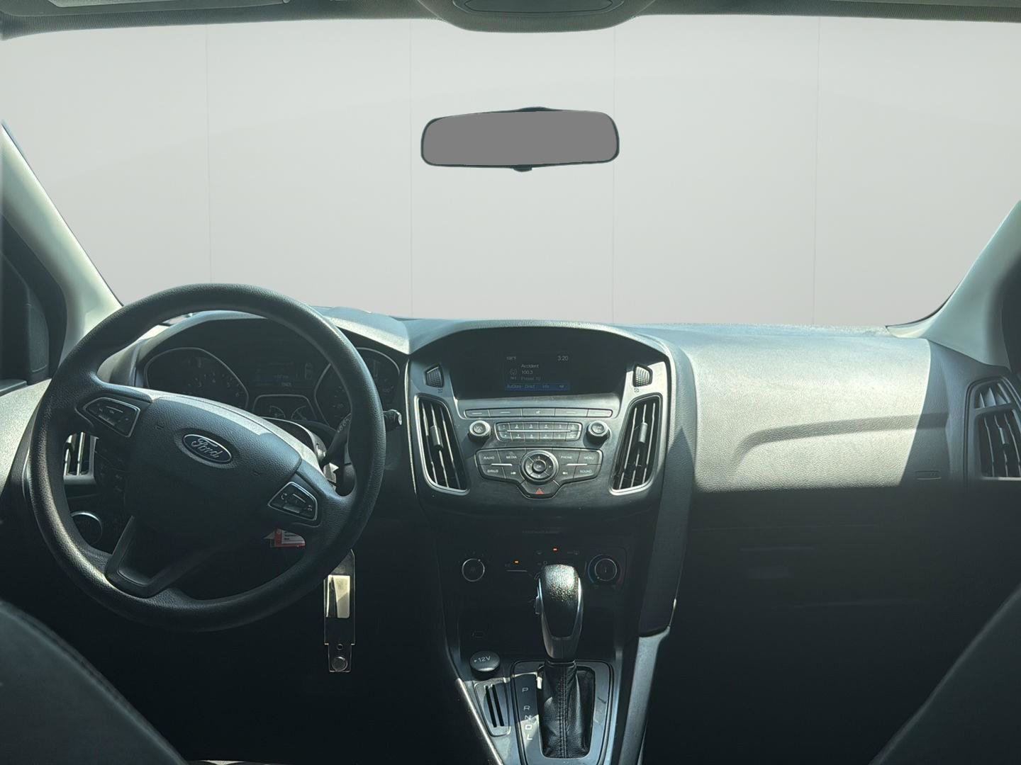 Used 2018 Ford Focus SE FWD image 18