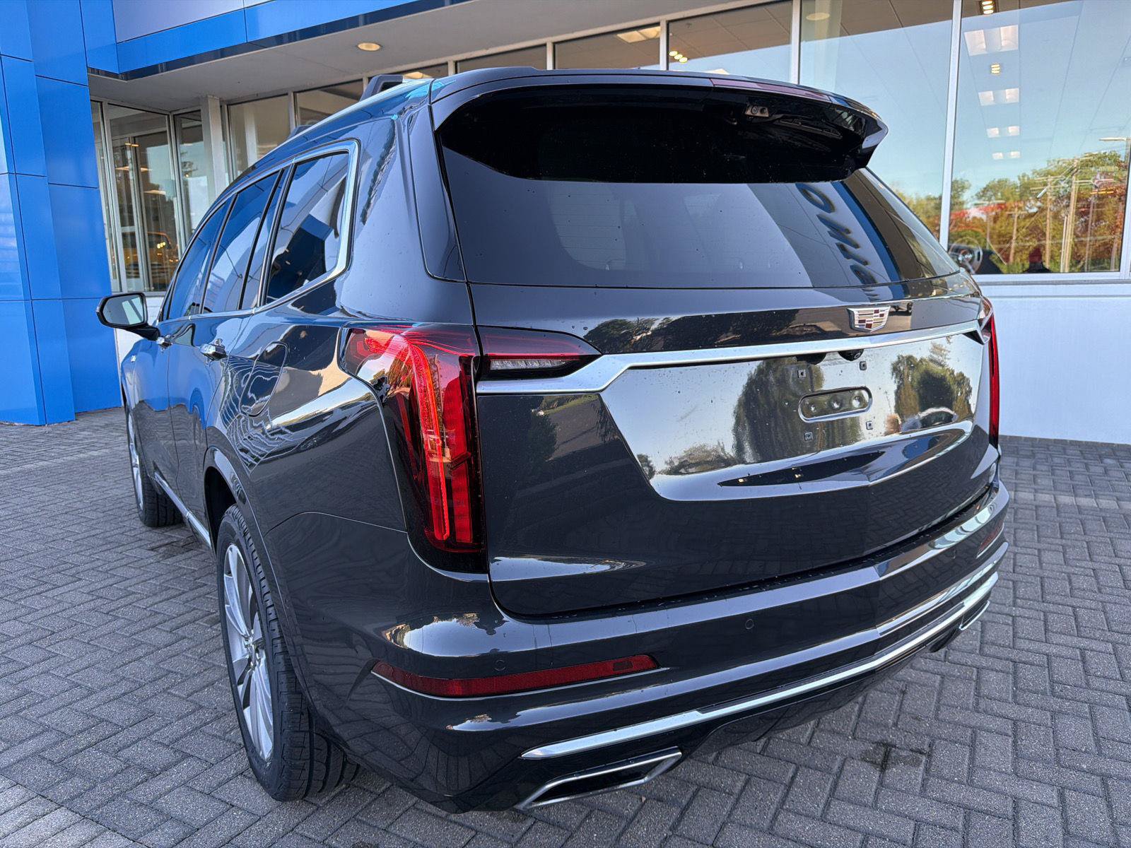 Used 2020 Cadillac XT6 Premium Luxury FWD image 3