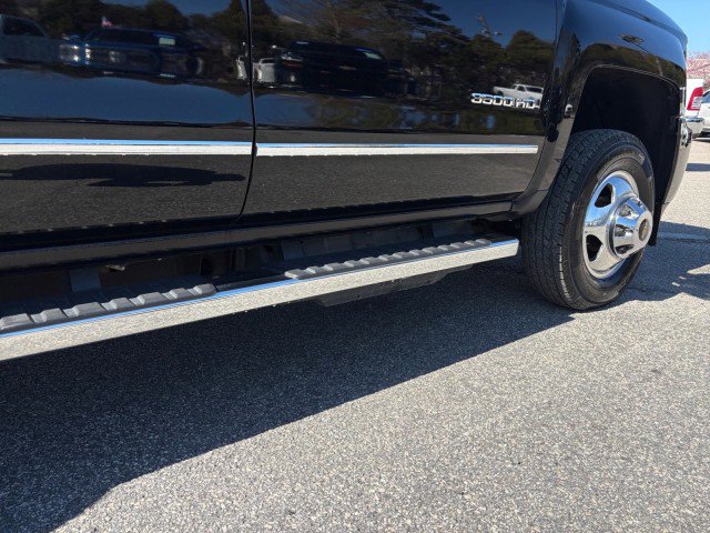 Used 2019 Chevrolet Silverado 3500 LTZ w/ Duramax Plus Package AWD/4WD image 15